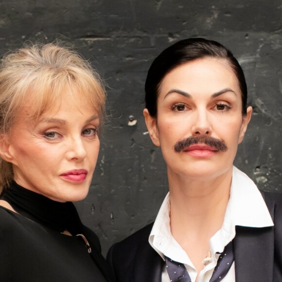 Arielle Dombasle et Helena Noguerra - Backstage de l'enregistrement de l'émission "On refait les grands duos d'humour" au Théâtre de Paris, diffusée le 21 septembre sur France 3. Le 29 mai 2018 © Romual Meigneux-Pierre Perusseau / Bestimage