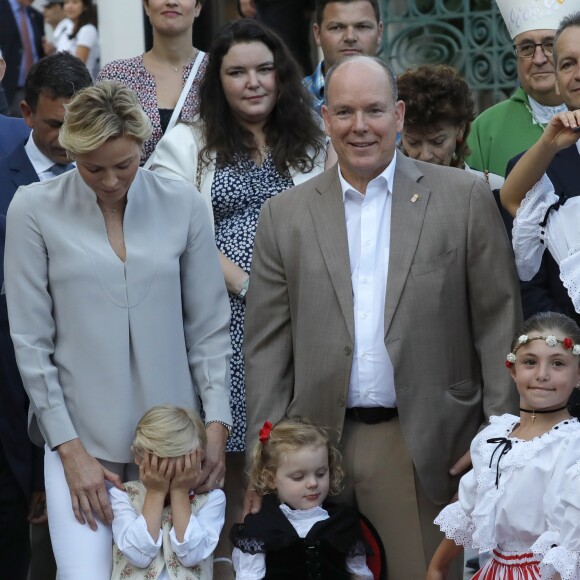 La princesse Charlène de Monaco avec le prince Jacques de Monaco, Mélanie de Massy, le prince Albert II de Monaco avec la princesse Gabriella de Monaco - Traditionnel Pique-nique des Monégasques dans les jardins du parc Princesse Antoinette à Monaco, le 31 août 2018. La famille a assisté à une danse folklorique animée par le groupe "La Paladienne". © Claudia Albuquerque/Bestimage