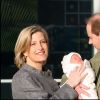 Le comte et la comtesse de Wessex quittent Frimley Park Hospital après la naissance de leur deuxième enfant, un petit garçon, en 2007.