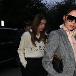 Victoria Beckham, Hana Cross au défilé Kent & Curwen à Londres le 6 janvier 2019.