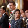 Le roi Felipe VI et la reine Letizia d'Espagne ont reçu des invités dans le Salon de Gasperini au palais royal à Madrid le 6 janvier 2019 pour la célébration de la Pâque militaire.
