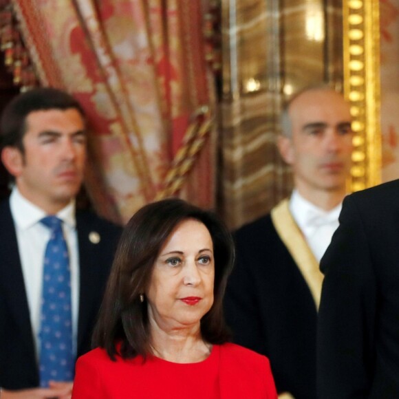 Le roi Felipe VI et la reine Letizia d'Espagne ont reçu des invités dans le Salon de Gasperini au palais royal à Madrid le 6 janvier 2019 pour la célébration de la Pâque militaire.