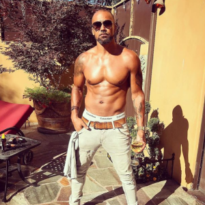 Shemar Moore, à l'affiche de la série "S.W.A.T" (TF1), dévoile ses abdos sur Instagram.