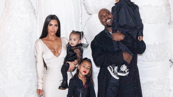 Kim Kardashian et Kanye West : Pourquoi ils ont changé de mère porteuse...
