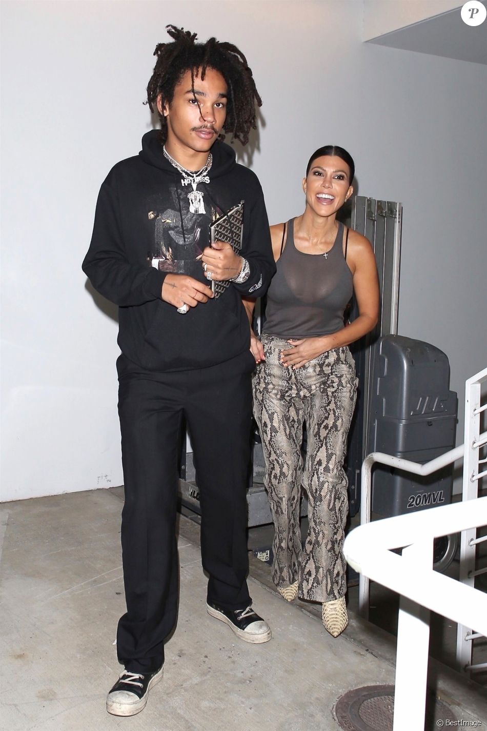 Kourtney Kardashian Et Luka Sabbat à Beverly Hills Le 10 Octobre 2018 Purepeople