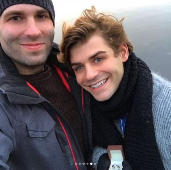 Garrett Clayton a partagé cette photo de lui et de son fiancé Blake Knight lors d'un séjour en Islande. Instagram, janvier 2019.