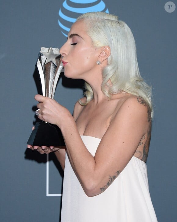 Lady Gaga à la press room de la soirée des 24ème Critics Choice Awards au Barker Hangar à Santa Monica, Los Angeles, Californie, Etats-Unis, le 13 janvier 2019.