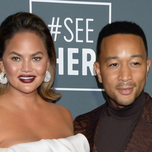 John Legend et sa femme Chrissy Teigen au photocall de la soirée des 24ème Critics Choice Awards au Barker Hangar à Santa Monica, Los Angeles, Californie, Etats-Unis, le 13 janvier 2019.