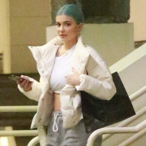 Exclusif - Kylie Jenner fait du shopping avec des amies à Los Angeles, Californie, Etats-Unis, le 3 janvier 2019.
