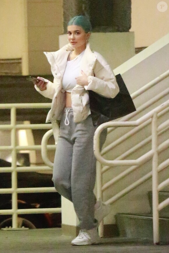 Exclusif - Kylie Jenner fait du shopping avec des amies à Los Angeles, Californie, Etats-Unis, le 3 janvier 2019.