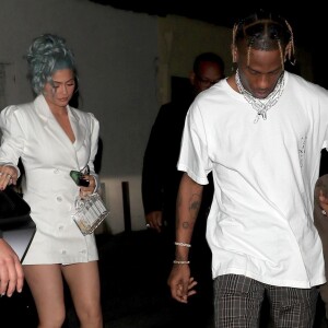 Kylie Jenner et son compagnon Travis Scott à la sortie d'un dîner romantique pour le réveillon du nouvel an à West Hollywood, Los Angeles, Californie, Etats-Unis, le 31 décembre 2018.