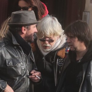 Romane Serda, Lolita Séchan et son père Renaud - Après une cérémonie au temple protestant Port-Royal, obsèques de Thierry Séchan au cimetière du Montparnasse à Paris le 16 janvier 2019.