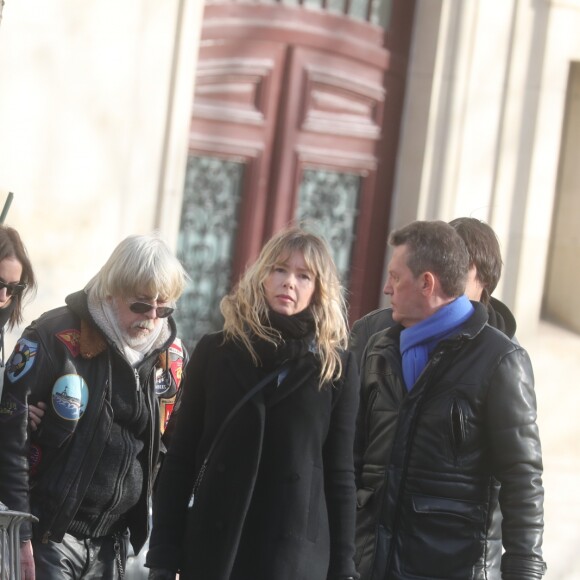 Romane Serda, Lolita Séchan et son père Renaud - Après une cérémonie au temple protestant Port-Royal, obsèques de Thierry Séchan au cimetière du Montparnasse à Paris le 16 janvier 2019.