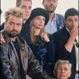Jean Reno, Jean Marc Barr, Luc Besson et Rosanna Arquette au Festival de Cannes en 1998 pour la présentation du film "Le Grand Bleu".