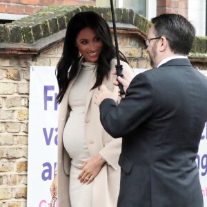 Meghan Markle, duchesse de Sussex, enceinte, en visite au centre Mayhew, un centre d'accueil caritatif pour animaux à Londres le 16 janvier 2019.