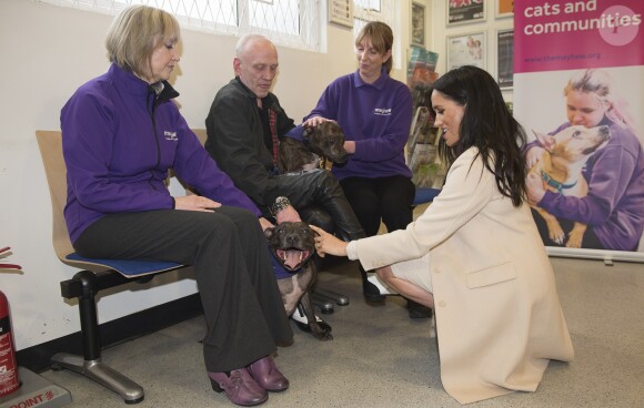 Meghan Markle, duchesse de Sussex, enceinte, en visite au centre Mayhew, un centre d'accueil caritatif pour animaux à Londres le 16 janvier 2019.