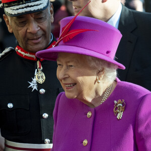 La reine Elisabeth II d'Angleterre rend visite aux membres de "the Honourable Society of Lincoln's Inn" à Londres le 13 décembre 2018.