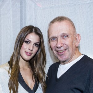 Iris Mittenaere et Jean-Paul Gaultier - Backstage du défilé de mode Haute-Couture printemps-été 2019 "Jean Paul Gaultier" à Paris. Le 23 janvier 2019 © Olivier Borde / Bestimage Backstage of the Jean Paul Gaultier fashion show in Paris. On january 23rd 201923/01/2019 - Paris