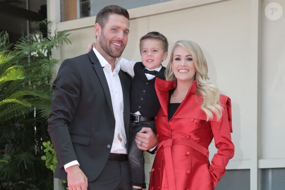 Carrie Underwood avec son mari Mike Fisher et son fils Isaiah Fisher - Carrie Underwood reçoit son étoile sur le Walk Of Fame à Hollywood, le 20 septembre 2018