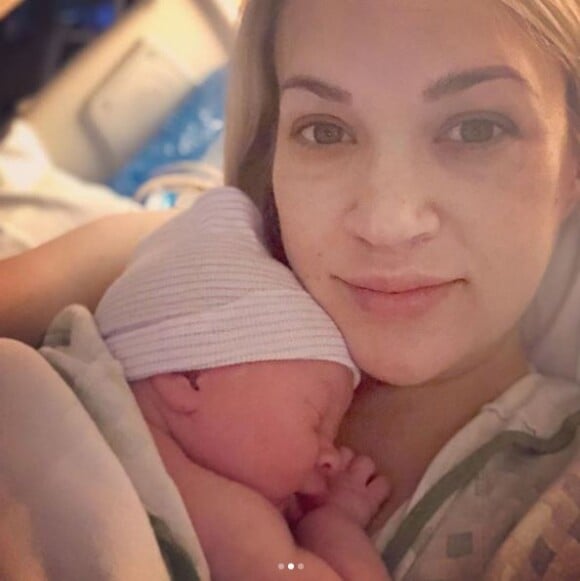 Carrie Underwood a partagé cette pfoto d'elle à la maternité, après la naissance de son bébé Jacob. Instagram, janvier 2019.