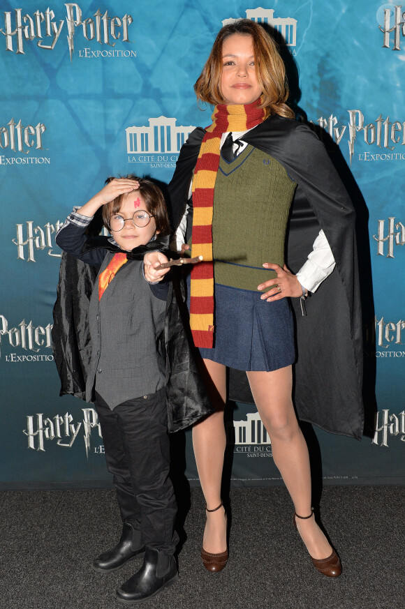 Séverine Ferrer et son fils Milo - Vernissage de l'exposition "Harry Potter" à la Cité du Cinéma à Saint-Denis, le 2 avril 2015.