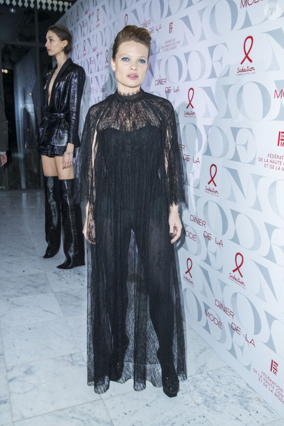 Mélanie Thierry au photocall de la 17ème édition du "Dîner de la mode du Sidaction" au Pavillon d'Armenonville à Paris, France, le 24 janvier 2019. Depuis 2003, ce dîner permet de montrer l'engagement indéfectible du monde de la mode en faveur de la lutte contre le sida. © Olivier Borde/Bestimage