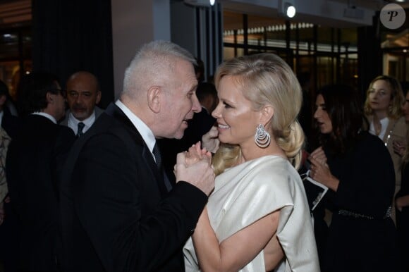 Jean-Paul Gaultier et Pamela Anderson à la 17ème édition du "Dîner de la mode du Sidaction" au Pavillon d'Armenonville à Paris, France, le 24 janvier 2019. Depuis 2003, ce dîner permet de montrer l'engagement indéfectible du monde de la mode en faveur de la lutte contre le sida. © Rachid Bellak/Bestimage