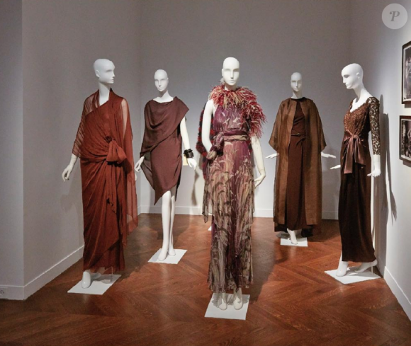 La garde-robe de Catherine Deneuve signée Yves Saint Laurent a été vendue chez Christie's le 24 janvier 2019.