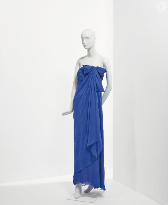 La garde-robe de Catherine Deneuve signée Yves Saint Laurent a été vendue chez Christie's le 24 janvier 2019.