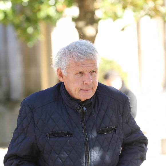 Patrick Poivre d'Arvor (PPDA) aux obsèques du journaliste, animateur de télévision et animateur de radio français Philippe Gildas en la salle de la Coupole au crématorium du cimetière du Père-Lachaise à Paris, France, le 5 novembre 2018.