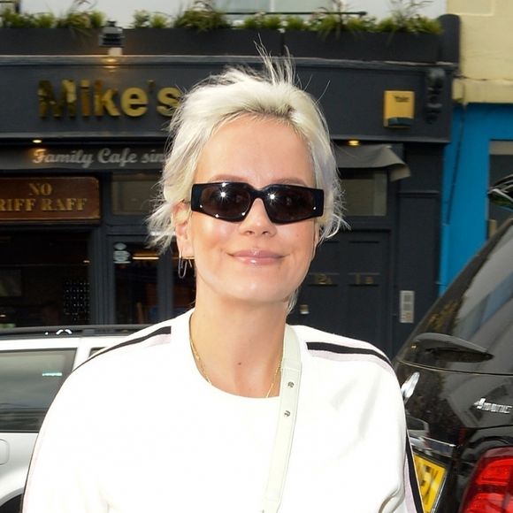 Exclusif - Lily Allen et ses filles Marnie et Ethel se rendent à une séance de dédicaces à Notting Hill, Londres le 21 septembre 2018.