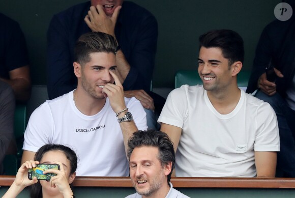 Luca et Enzo Zidane dans les tribunes des Internationaux de France de Tennis de Roland Garros à Paris, le 10 juin 2018. © Dominique Jacovides - Cyril Moreau/Bestimage