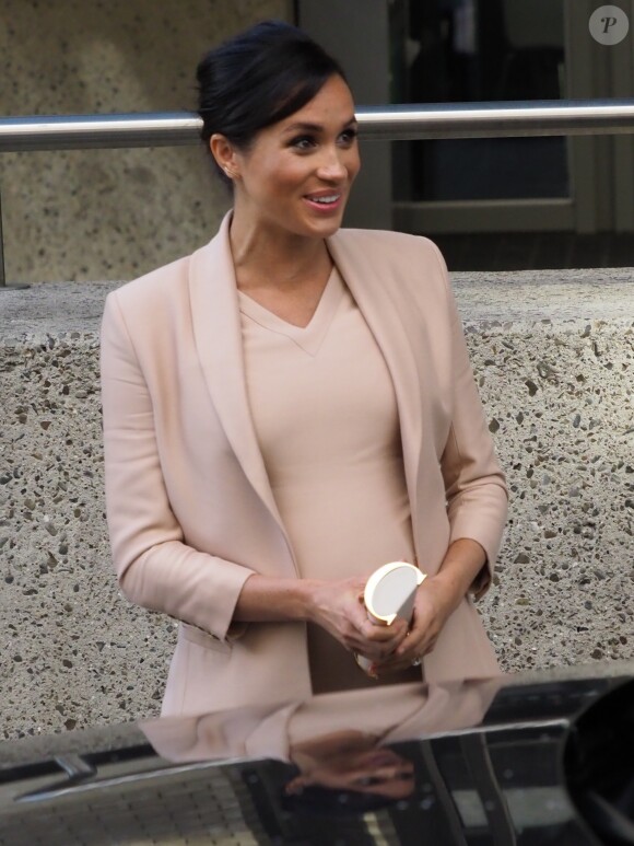 Meghan Markle (enceinte), duchesse de Sussex, à la sortie du National Theatre à Londres. Le 30 janvier 2019.