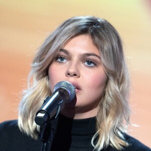 Louane sur la Seine Musicale lors de la 34e cérémonie des Victoires de la musique le 8 février 2019.