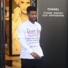 Usher à la sortie de la boutique Chanel à Beverly Hills. Los Angeles, le 24 décembre 2018.
