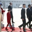 Le roi Mohammed VI du Maroc, son fils le prince héritier Moulay El Hassan et sa fille la princesse Lalla Khadija lors de l'arrivée du roi Felipe VI et de la reine Letizia d'Espagne à Rabat le 13 février 2019.