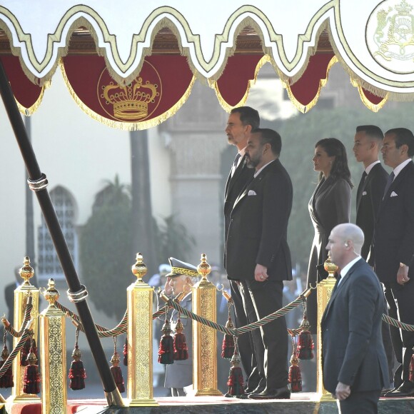 Le roi Felipe VI et la reine Letizia d'Espagne ont été accueillis le 13 février 2019 par le roi Mohammed VI et sa famille à Rabat au Maroc, où les cérémonies officielles de bienvenue ont eu lieu place du Mechouar au palais royal.