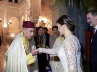 Letizia d'Espagne éblouissante devant le roi Mohammed VI du Maroc et sa famille