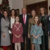Le roi Felipe Vi d'Espagne, la reine Letizia et leurs filles Leonor et Sofia, le roi Juan Carlos d'Espagne et la reine Sofia, l'infante Elena d'Espagne et ses enfants Froilan et Victoria photographiés pour le 80e anniversaire du roi Juan Carlos, le 5 janvier 2018.