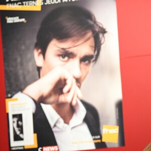 Exclusif - Alain-Fabien Delon dédicace son roman "De la race des seigneurs" aux éditions Stock à la FNAC des Ternes à Paris le 14 février 2019. Sa chérie Capucine Anav était présente et Muriel Robin a passé une tête. © Sébastien Valiela/Bestimage