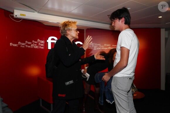 Exclusif - Alain-Fabien Delon dédicace son roman "De la race des seigneurs" aux éditions Stock à la FNAC des Ternes à Paris le 14 février 2019. Sa chérie Capucine Anav était présente et Muriel Robin a passé une tête. © Sébastien Valiela/Bestimage