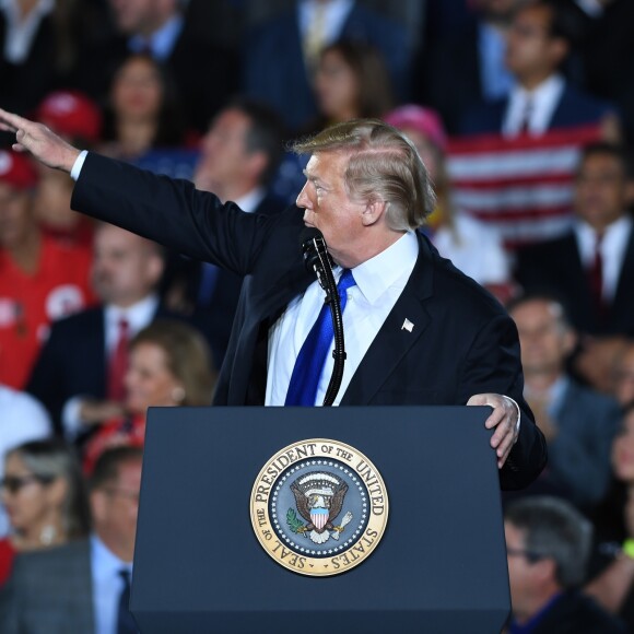 Le président Donald Trump et la première dame Melania Trump parle devant le Venezuelan American Community au Florida international University Ocean Bank Convocation Center à Miami en Floride, le 18 février 2019