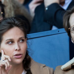 Ophélie Meunier et son mari Mathieu Vergne ont assisté au match de Ligue 1 entre le Paris Saint-Germain et Nîmes au Parc des Princes le 23 février 2019.