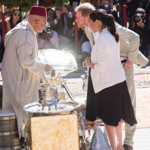 Le prince Harry et Meghan Markle, duchesse de Sussex, enceinte, aux Jardins andalous à Rabat lors de leur voyage officiel au Maroc, le 25 février 2019.