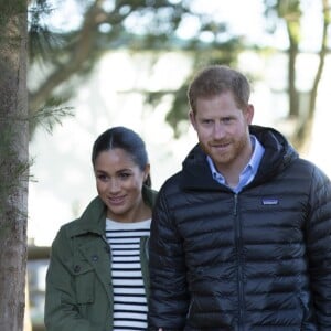 Le prince Harry et Meghan Markle (enceinte), duchesse de Sussex, en visite à la Fédération Royale Marocaine de Sports Equestres à Rabat, lors de leur voyage officiel au Maroc, le 25 février 2019