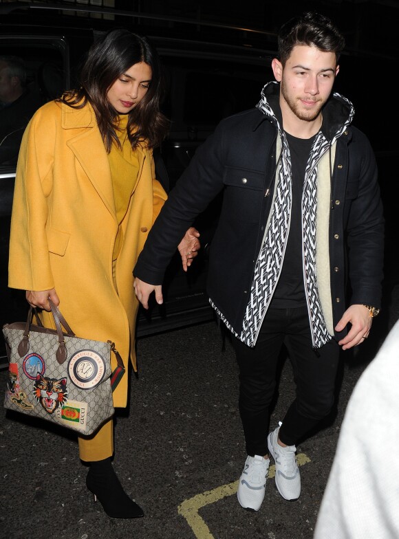 Exclusif - Joe Jonas et sa compagne Sophie Turner et Nick Jonas et sa femme Priyanka Chopra vont dîner ensemble dans le quartier de Mayfair, au restaurant The Arts Club à Londres le 15 Février 2019.