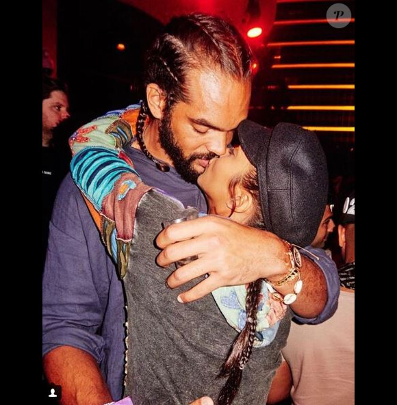 Joakim Noah et Lais Ribeiro s'embrassent à Las Vegas. Instagram, le 10 octobre 2018.
