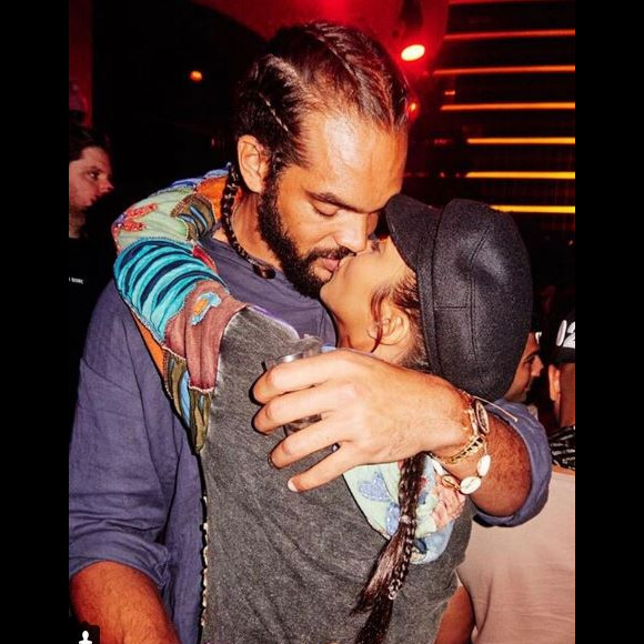 Joakim Noah et Lais Ribeiro s'embrassent à Las Vegas. Instagram, le 10 octobre 2018.