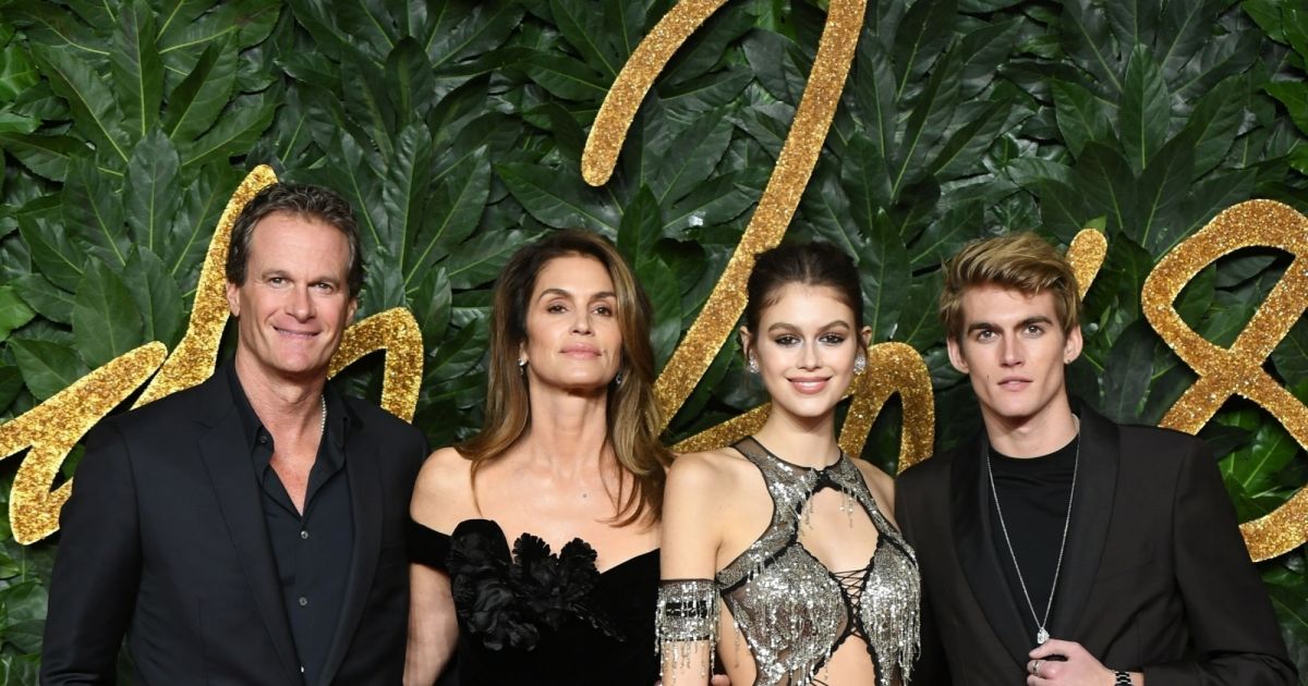 Jauffret Et Cindy Mariés Au Premier Regard Presley Gerber : Le fils de Cindy Crawford, mis en examen, risque la
