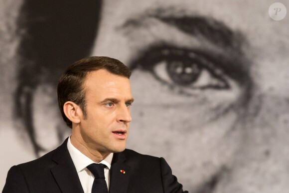 Emmanuel Macron - Remise du premier prix Simone Veil de la République française pour l'égalité femmes – hommes à la Camerounaise Aissa Doumara Ngatansou au palais de l'Elysée à Paris, à l'occasion de la journée mondiale du droits des femmes. Le 8 mars 2019 © Stéphane Lemouton / Bestimage
